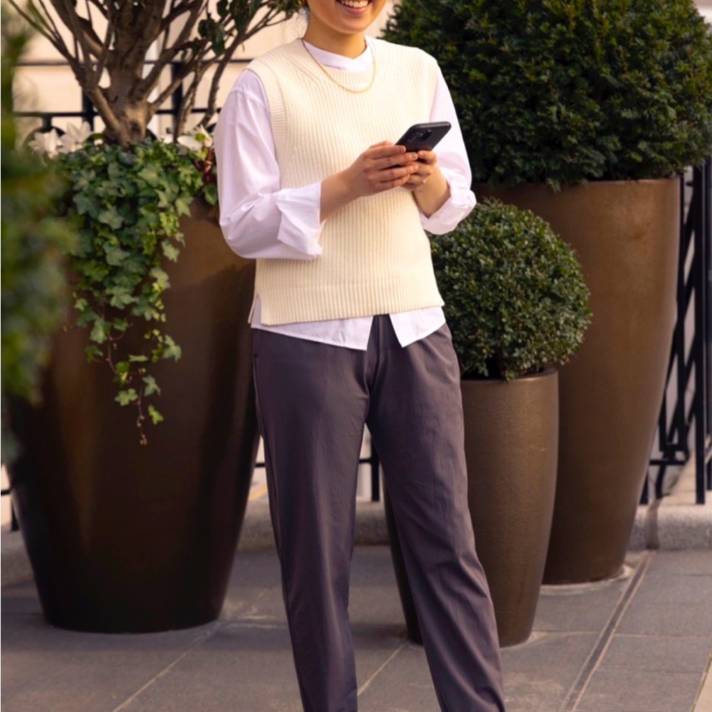 Uniqlo crewneck vest